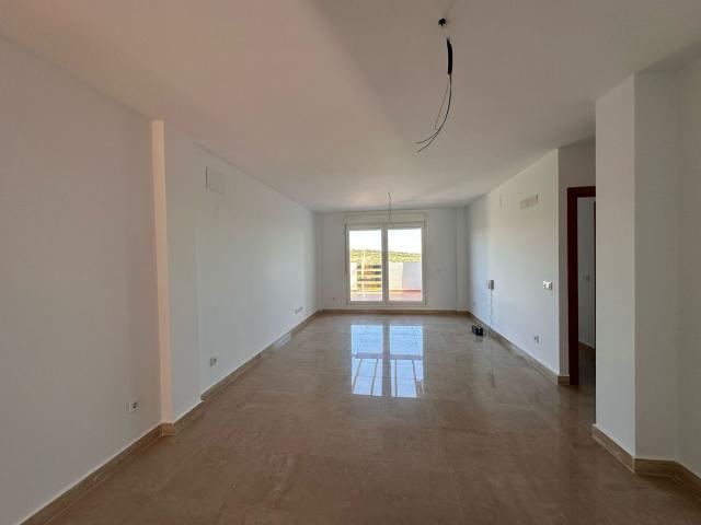 2 bedroom Apartment - Middle Floor Apartment in La Duquesa