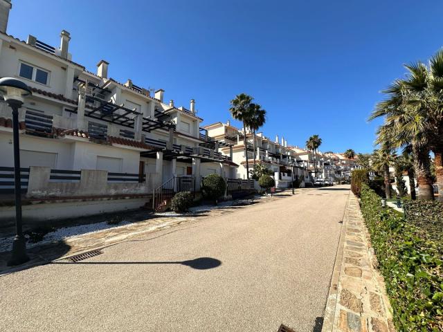 2 bedroom Apartment - Middle Floor Apartment in La Duquesa