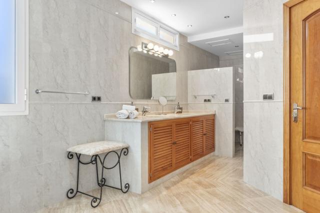 5 bedroom House - Detached Villa in Benahavís
