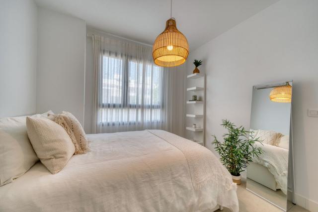 3 bedroom Apartment - Middle Floor Apartment in La Duquesa