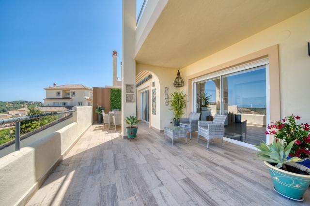 3 bedroom Apartment - Penthouse Duplex in San Roque