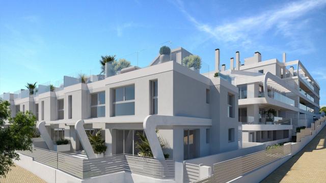 4 bedroom Apartment - Middle Floor Apartment in Estepona