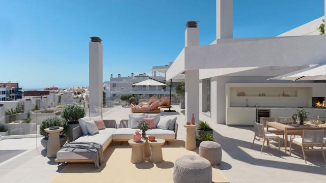 4 bedroom Apartment - Middle Floor Apartment in Estepona