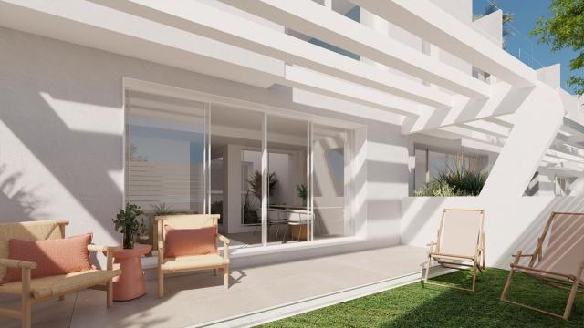 4 bedroom Apartment - Middle Floor Apartment in Estepona