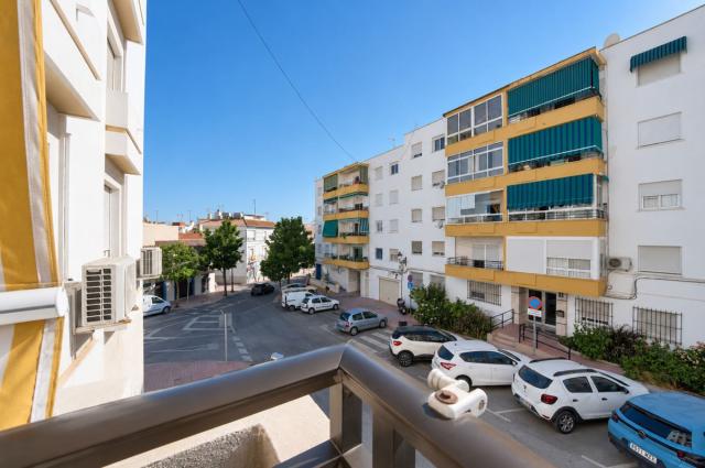 3 bedroom Apartment - Middle Floor Apartment in Estepona