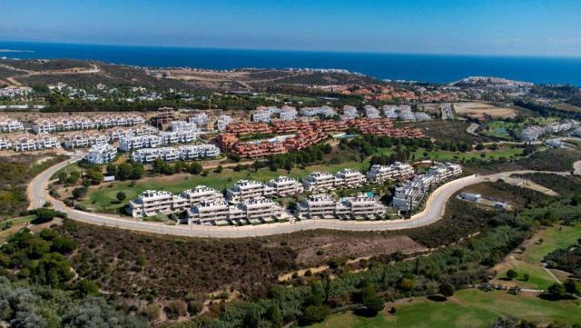 4 bedroom Apartment - Middle Floor Apartment in Casares Playa