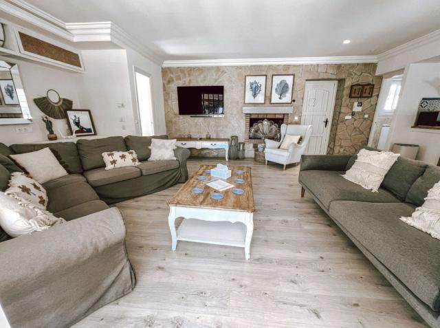5 bedroom House - Detached Villa in Nueva Andalucía