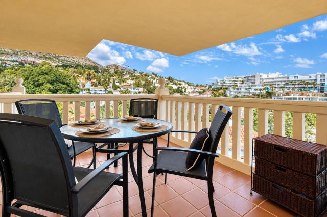 2 bedroom Apartment - Middle Floor Apartment in Fuengirola
