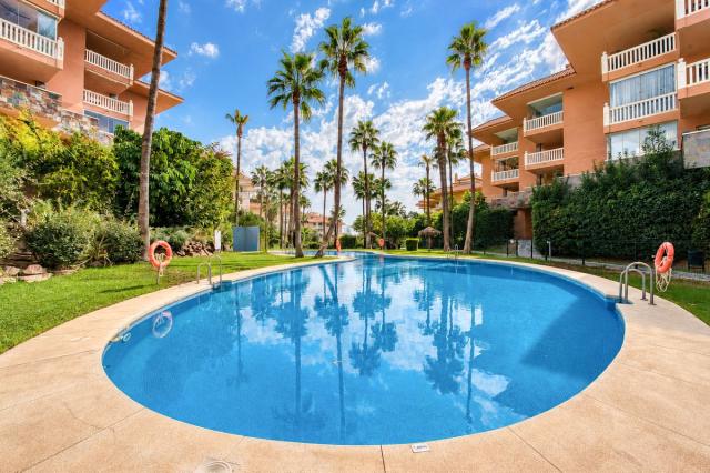 2 bedroom Apartment - Middle Floor Apartment in Fuengirola