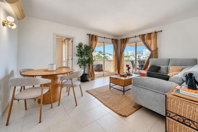 2 bedroom Apartment - Middle Floor Apartment in Fuengirola