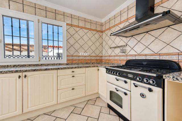 4 bedroom House - Detached Villa in Manilva