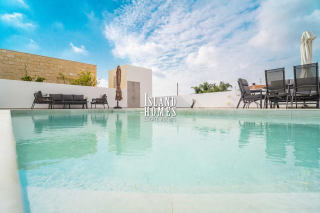 Stunning 3 bedroom, 3 bathroom, NEW BUILD bungalow with swimming pool on 525m2 plot in the charming village of Deryneia – DER188