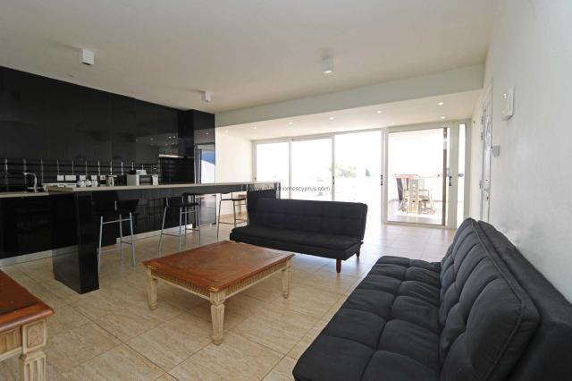 3 bedroom, 1 bathroom Penthouse apartment with additional Sea View Suite with Title Deeds in Ayia Napa - FMN131
