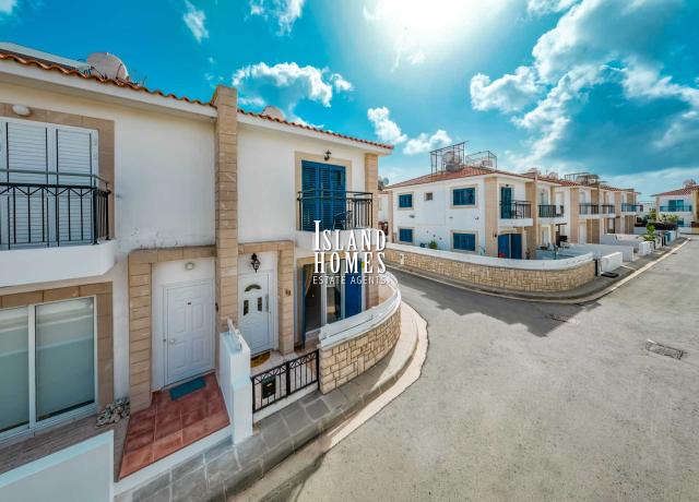 2 Bedroom, semi detached house with communal pool in fantastic location 200m to the beach and 850m to the new Paralimni Marina in Ayia Triada - LIN107