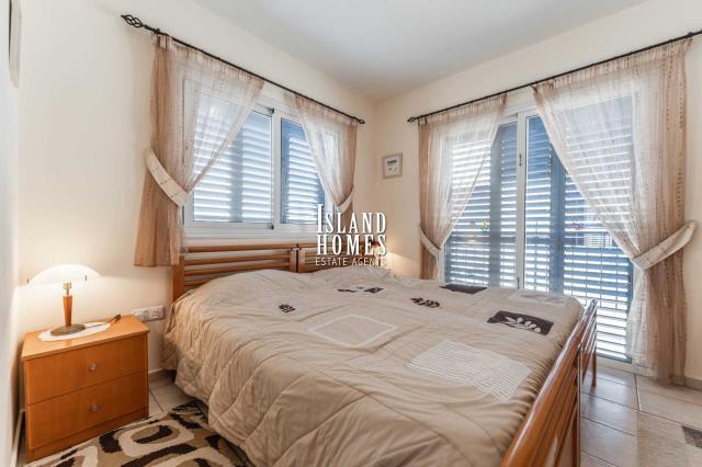 2 Bedroom, semi detached house with communal pool in fantastic location 200m to the beach and 850m to the new Paralimni Marina in Ayia Triada - LIN107