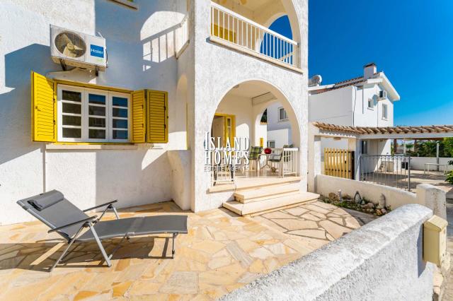 2 bedroom, ground floor apartment with TITLE DEEDS, in a cul de sac location just 400m walk to the beach in Protaras - PRO139