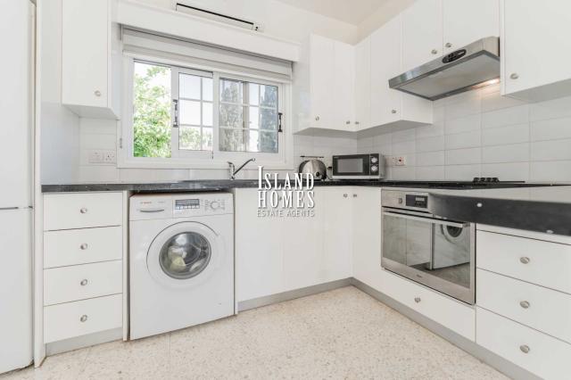 2 bedroom, ground floor apartment with TITLE DEEDS, in a cul de sac location just 400m walk to the beach in Protaras - PRO139