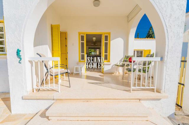 2 bedroom, ground floor apartment with TITLE DEEDS, in a cul de sac location just 400m walk to the beach in Protaras - PRO139