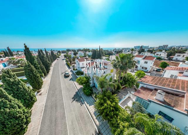 2 bedroom, ground floor apartment with TITLE DEEDS, in a cul de sac location just 400m walk to the beach in Protaras - PRO139