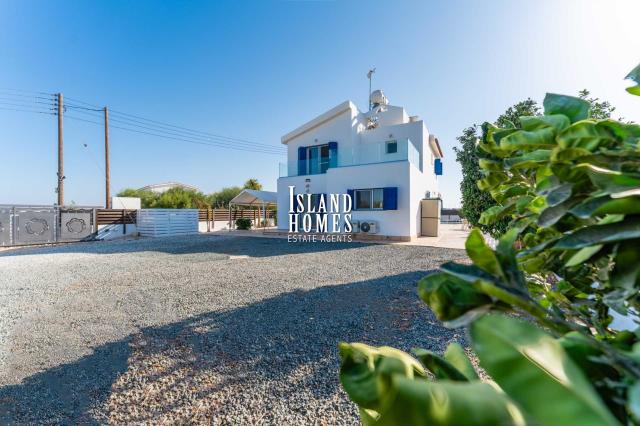 4 bedroom, 3 bathroom, renovated and modernised, detached villa with panoramic SEA VIEWS, large private swimming pool and TITLE DEEDS ready to transfe